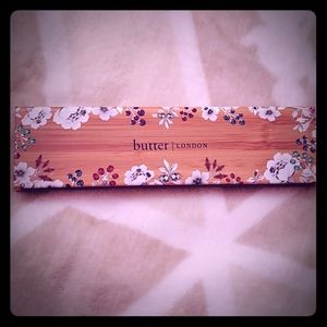 Butter| London Natural Goddess eye shadow palette